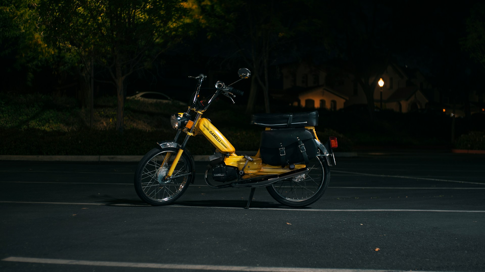 Moped vs Scooter: Key Differences, Costs & Types of Motor Scooters